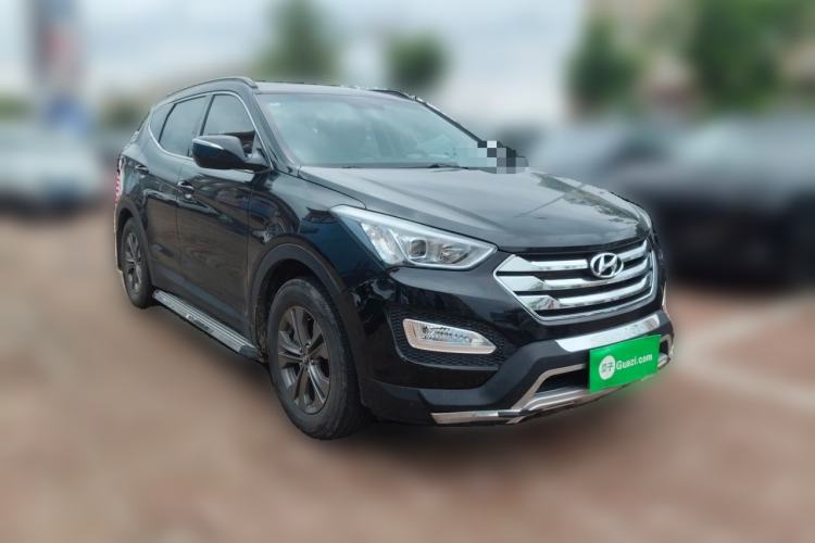 Used Hyundai Santa Fe 2013 2.4L Automatic 2WD Comfort Edition Front Right 45 Deg