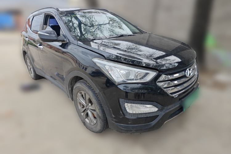 Used Hyundai Santa Fe 2013 Revised Version 2.4L Automatic All-Wheel Drive Smart Type Front Right 45 Deg