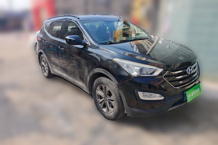 Used Hyundai Santa Fe 2013 2.4L Automatic 2WD Comfort Edition Front Right 45 Deg