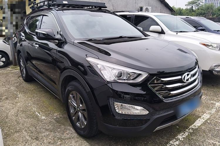 Used Hyundai Santa Fe 2013 2.4L Automatic Two-Wheel Drive Smart Version Front Right 45 Deg