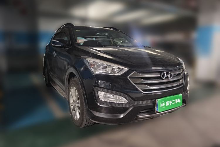 Used Hyundai Santa Fe 2013 Revised Version 2.0T Automatic All-Wheel Drive Prestige Edition Front Right 45 Deg