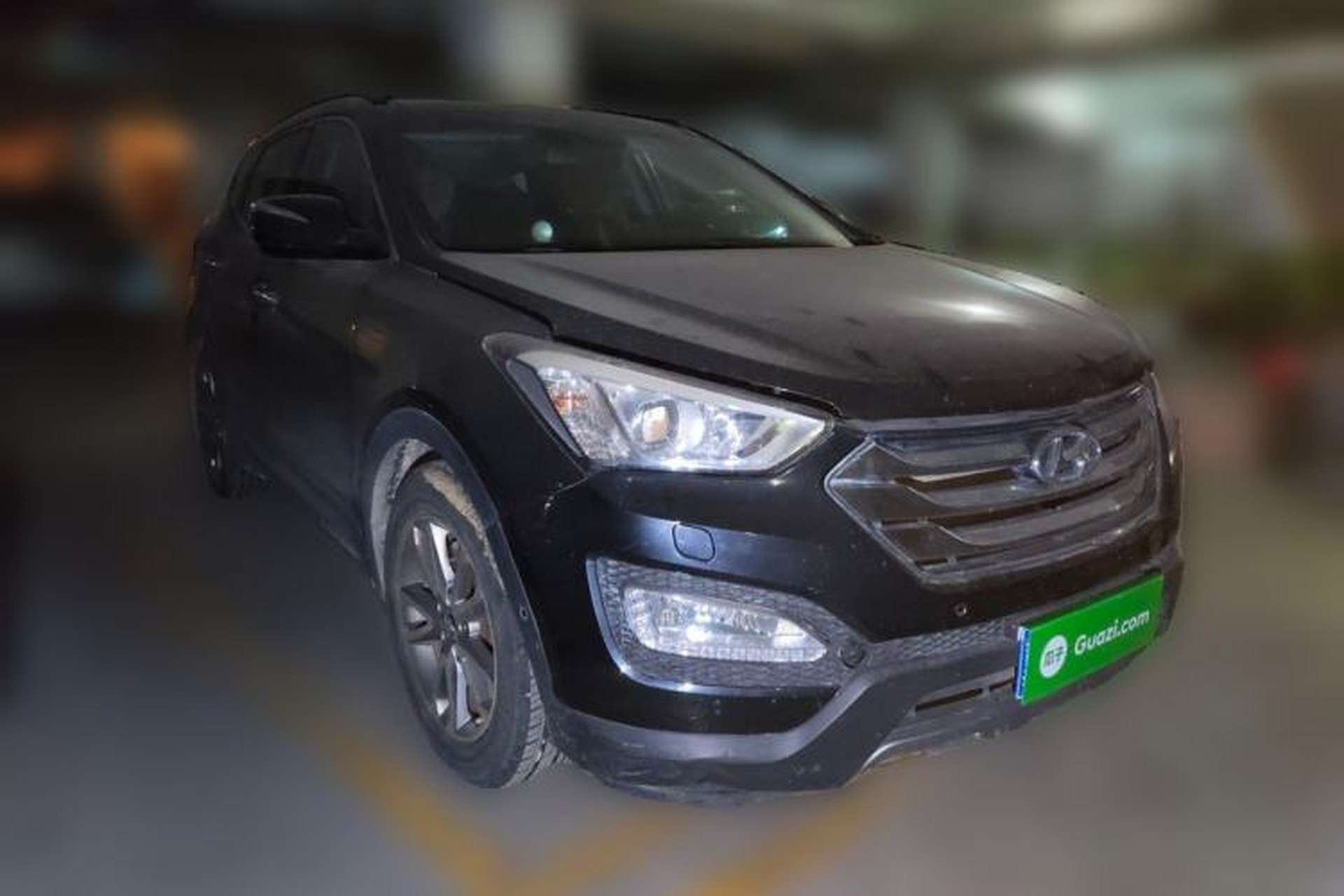 Used Hyundai Santa Fe 2013 2.0T Automatic All-Wheel Drive Top Trim Front Right 45 Deg