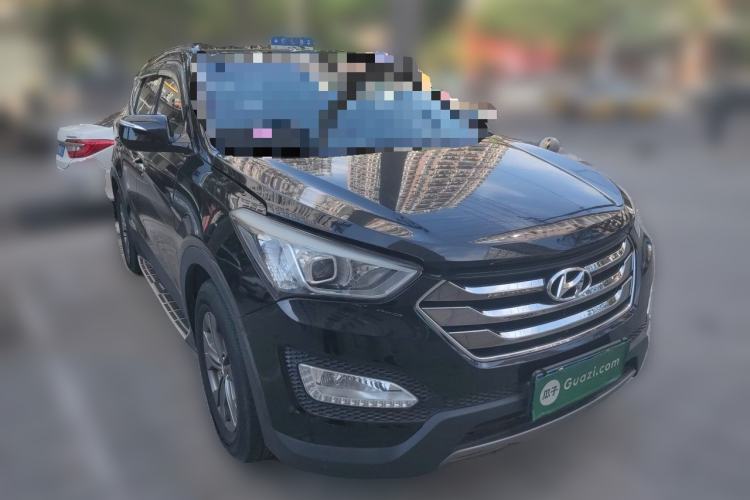 Used Hyundai Santa Fe 2013 2.4L Automatic 4x4 Smart Version Front Right 45 Deg