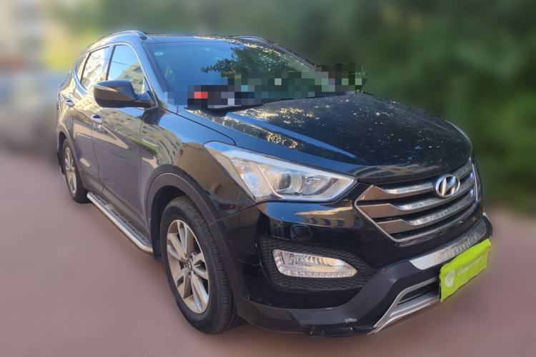 Used Hyundai Santa Fe 2013 2.4L Automatic 4x4 Prestige Edition Front Right 45 Deg