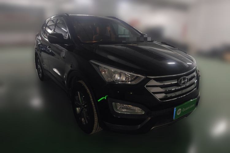 Used Hyundai Santa Fe 2013 2.4L Manual Two-Wheel Drive Comfort Version Front Right 45 Deg
