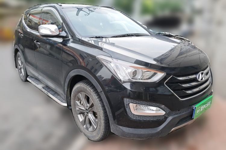 Used Hyundai Santa Fe 2013 2.4L Automatic 2WD Comfort Edition Front Right 45 Deg