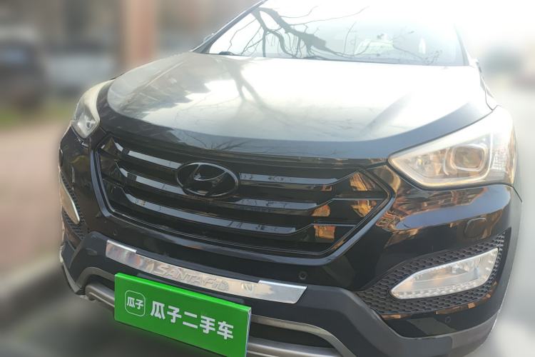 Used Hyundai Santa Fe 2013 2.0T Automatic All-Wheel Drive Top Trim Front