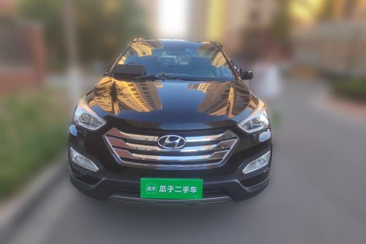 Used Hyundai Santa Fe 2013 2.4L Automatic Two-Wheel Drive Smart Version Front