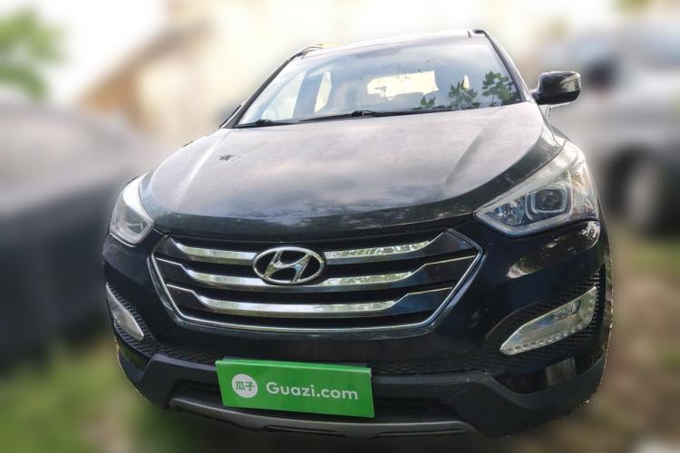 Used Hyundai Santa Fe 2013 2.4L Automatic Two-Wheel Drive Smart Version Front