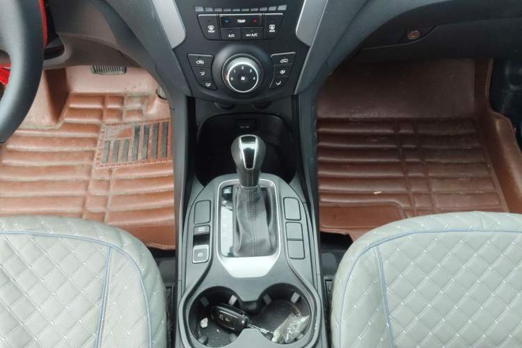 Used Hyundai Santa Fe 2013 2.4L Automatic 2WD Comfort Edition Gear Lever