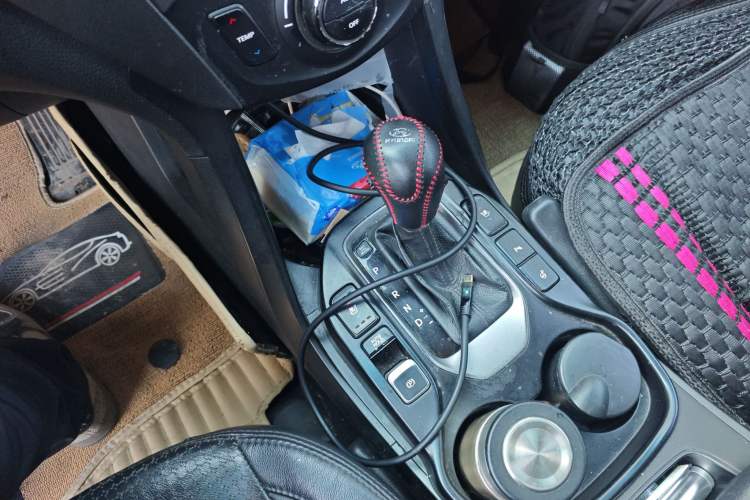 Used Hyundai Santa Fe 2013 2.0T Automatic All-Wheel Drive Top Trim Gear Lever
