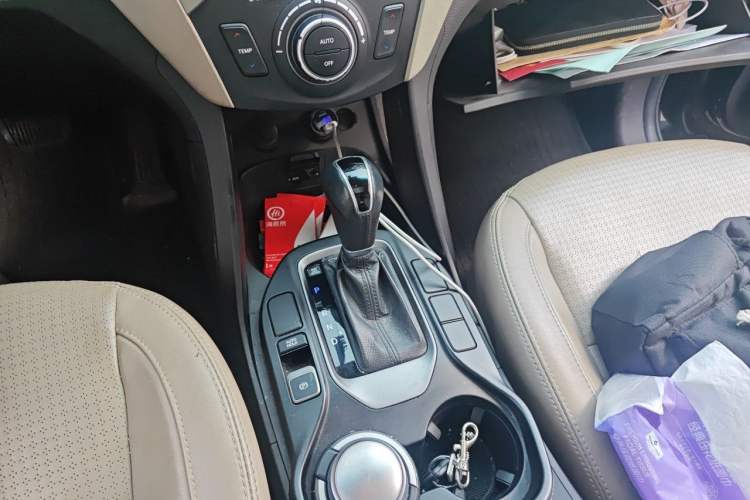 Used Hyundai Santa Fe  Gear Lever