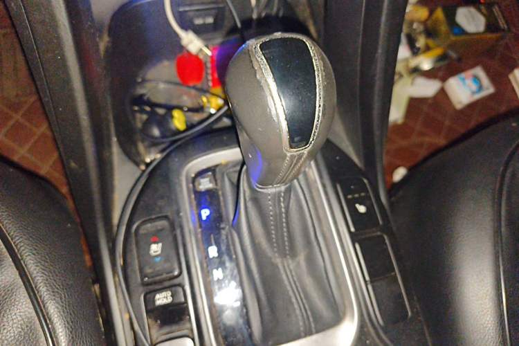 Used Hyundai Santa Fe 2013 Facelifted Version 2.0T Automatic Two-Wheel Drive Prestige Edition Gear Lever
