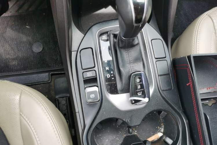 Used Hyundai Santa Fe 2013 Revised Version 2.4L Automatic All-Wheel Drive Smart Type Gear Lever