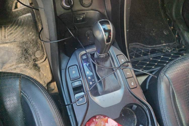 Used Hyundai Santa Fe 2013 2.0T Automatic All-Wheel Drive Top Trim Gear Lever