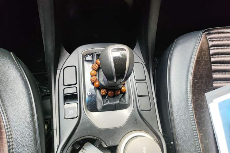 Used Hyundai Santa Fe 2013 2.4L Automatic 2WD Comfort Edition Gear Lever