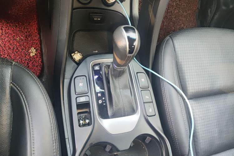 Used Hyundai Santa Fe 2013 2.0T Automatic All-Wheel Drive Top Trim Gear Lever