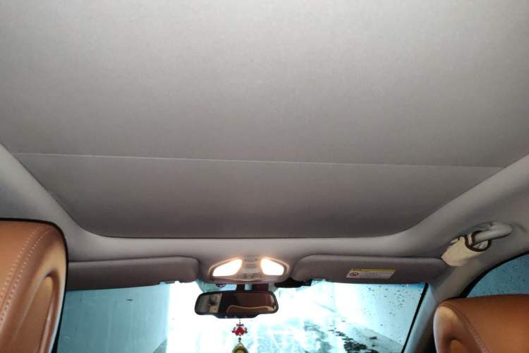 Used Hyundai Santa Fe 2013 Revised Version 2.4L Automatic All-Wheel Drive Luxury Trim Headliner