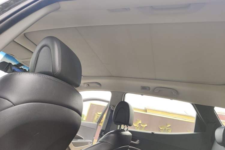 Used Hyundai Santa Fe 2013 2.4L Automatic Two-Wheel Drive Smart Version Headliner