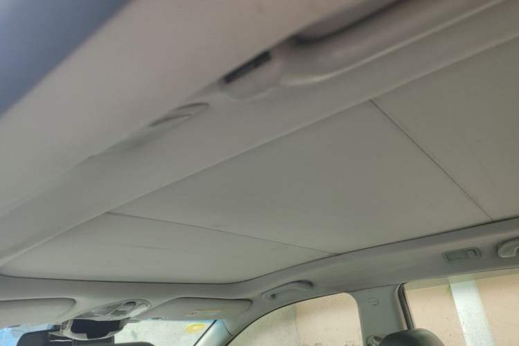 Used Hyundai Santa Fe 2013 2.4L Automatic Two-Wheel Drive Smart Version Headliner