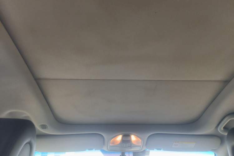 Used Hyundai Santa Fe 2013 2.4L Automatic Two-Wheel Drive Smart Version Headliner