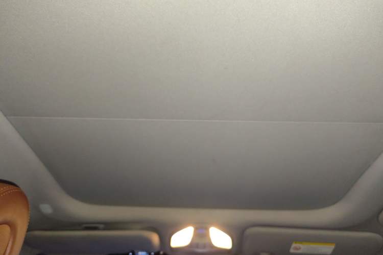 Used Hyundai Santa Fe 2013 Revised Version 2.4L Automatic All-Wheel Drive Luxury Trim Headliner