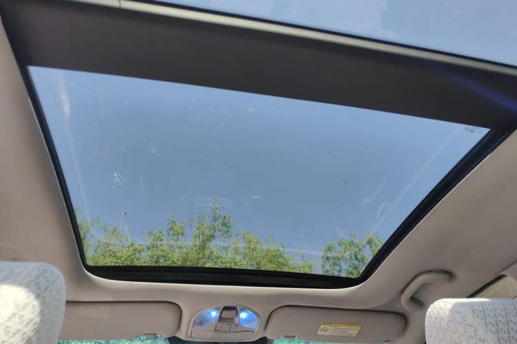 Used Hyundai Santa Fe 2013 2.4L Automatic Two-Wheel Drive Smart Version Headliner