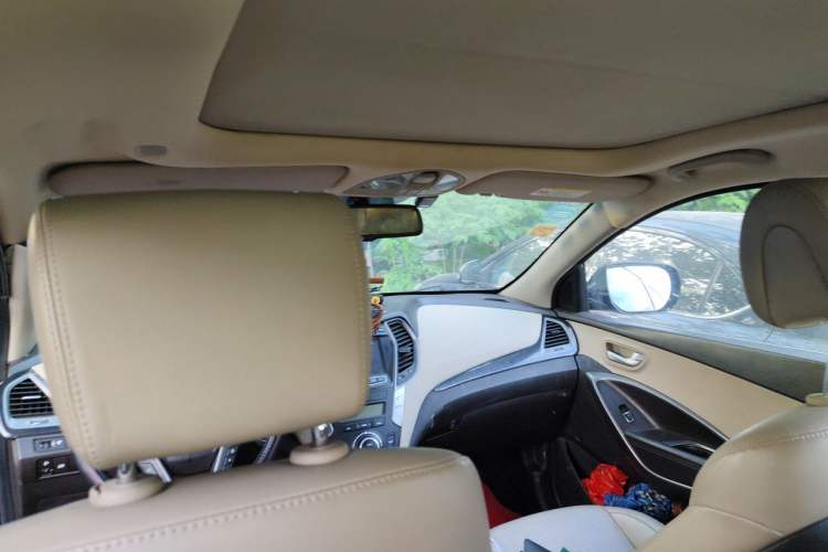 Used Hyundai Santa Fe 2013 2.4L Automatic Two-Wheel Drive Smart Version Headliner