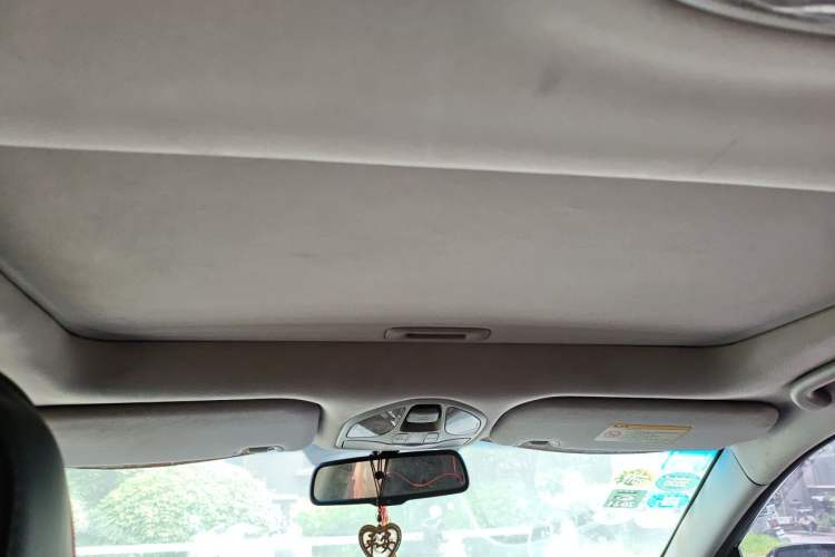 Used Hyundai Santa Fe 2013 2.4L Manual Two-Wheel Drive Comfort Version Headliner