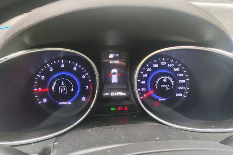 Used Hyundai Santa Fe 2013 2.4L Automatic Two-Wheel Drive Smart Version Instrument Cluster