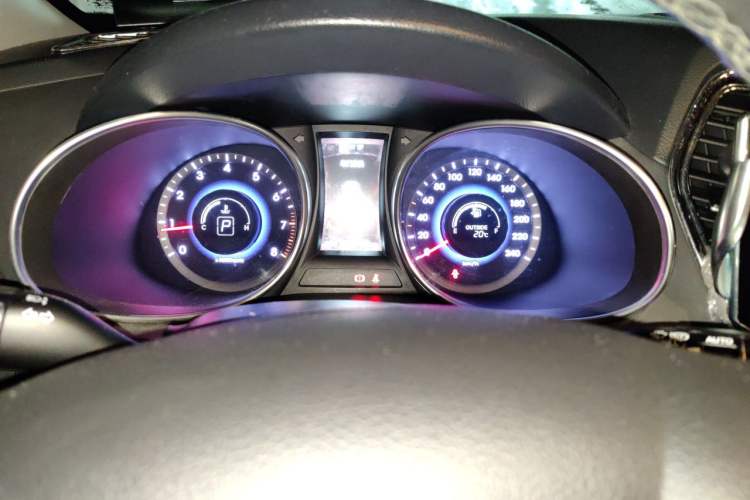 Used Hyundai Santa Fe 2013 Revised Version 2.4L Automatic All-Wheel Drive Luxury Trim Instrument Cluster