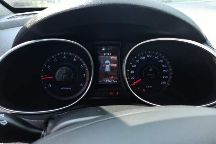 Used Hyundai Santa Fe 2013 2.4L Automatic Two-Wheel Drive Smart Version Instrument Cluster