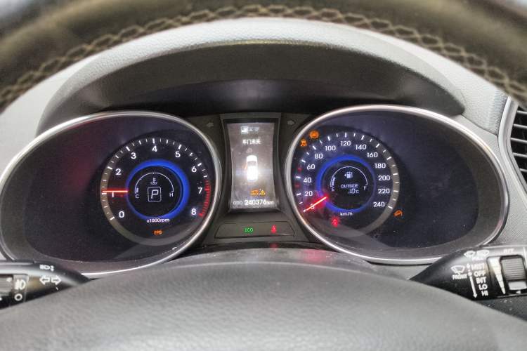 Used Hyundai Santa Fe 2013 2.4L Automatic Two-Wheel Drive Smart Version Instrument Cluster