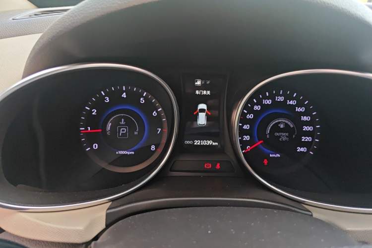 Used Hyundai Santa Fe  Instrument Cluster