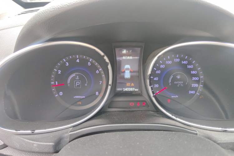 Used Hyundai Santa Fe 2013 2.4L Automatic Two-Wheel Drive Smart Version Instrument Cluster