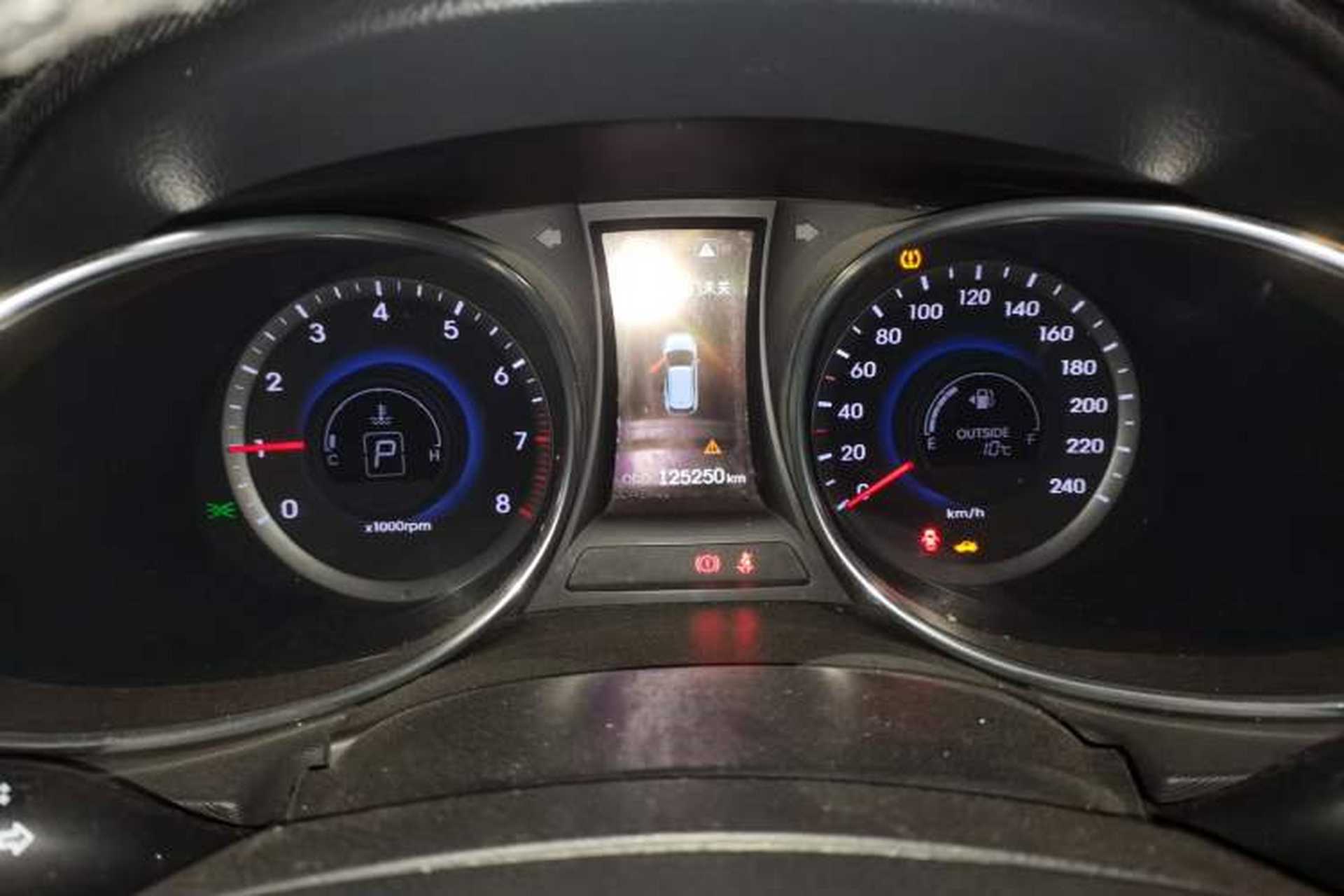 Used Hyundai Santa Fe 2013 2.0T Automatic All-Wheel Drive Top Trim Instrument Cluster