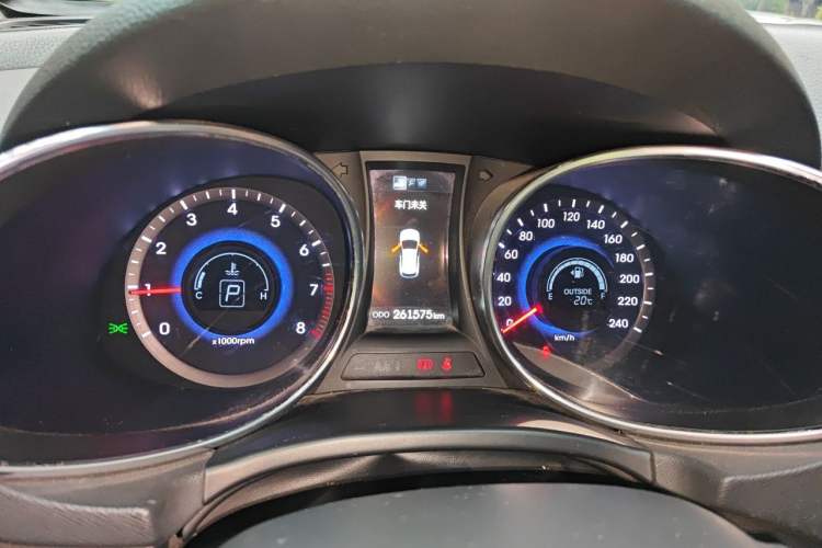Used Hyundai Santa Fe 2013 2.4L Automatic Two-Wheel Drive Smart Version Instrument Cluster