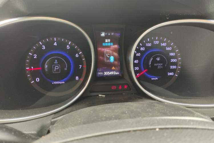 Used Hyundai Santa Fe 2013 2.4L Automatic Two-Wheel Drive Smart Version Instrument Cluster