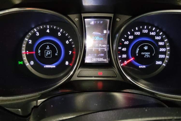 Used Hyundai Santa Fe 2013 2.4L Automatic Two-Wheel Drive Smart Version Instrument Cluster