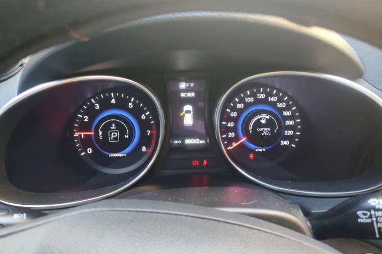 Used Hyundai Santa Fe 2013 2.4L Automatic 4x4 Prestige Edition Instrument Cluster
