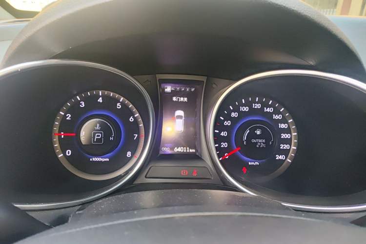 Used Hyundai Santa Fe 2013 2.0T Automatic All-Wheel Drive Top Trim Instrument Cluster