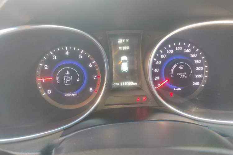 Used Hyundai Santa Fe 2013 2.4L Automatic Two-Wheel Drive Smart Version Instrument Cluster