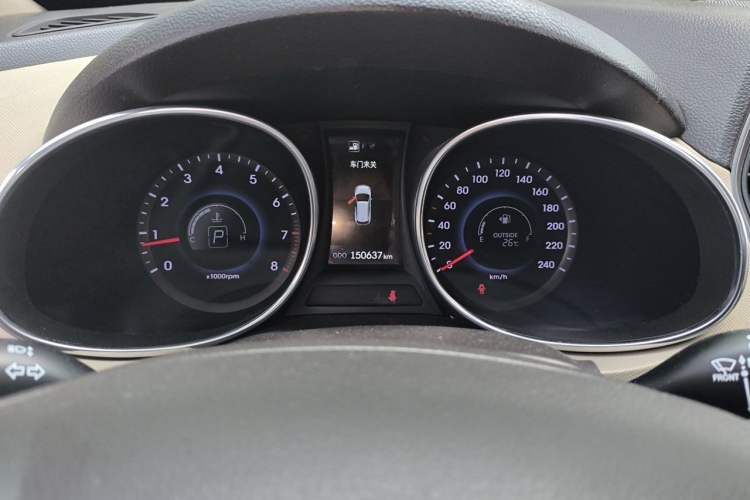 Used Hyundai Santa Fe 2013 2.4L Automatic 4x4 Smart Version Instrument Cluster