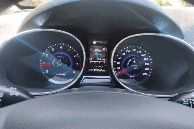 Used Hyundai Santa Fe 2013 2.4L Automatic Two-Wheel Drive Smart Version Instrument Cluster