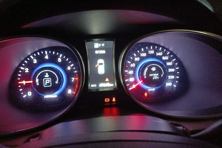 Used Hyundai Santa Fe 2013 2.4L Automatic Two-Wheel Drive Smart Version Instrument Cluster