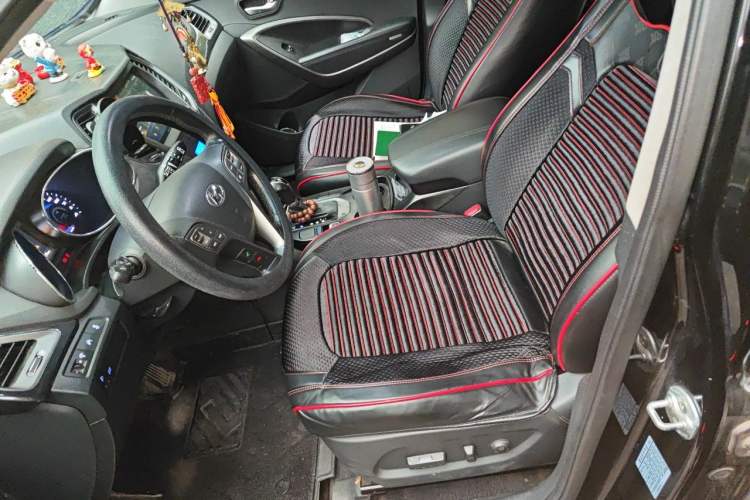 Used Hyundai Santa Fe 2013 2.4L Automatic Two-Wheel Drive Smart Version Left Front Seat