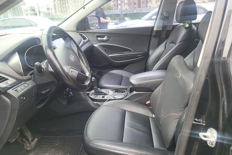 Used Hyundai Santa Fe 2013 2.4L Automatic 2WD Comfort Edition Left Front Seat