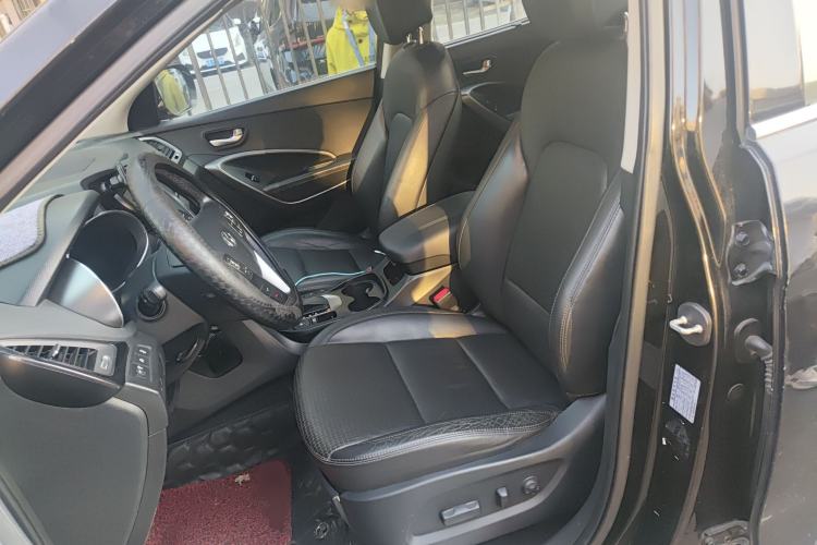 Used Hyundai Santa Fe 2013 2.0T Automatic All-Wheel Drive Top Trim Left Front Seat