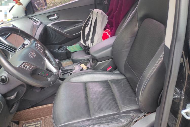 Used Hyundai Santa Fe 2013 2.4L Automatic Two-Wheel Drive Smart Version Left Front Seat