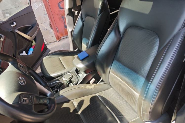 Used Hyundai Santa Fe 2013 2.0T Automatic All-Wheel Drive Top Trim Left Front Seat